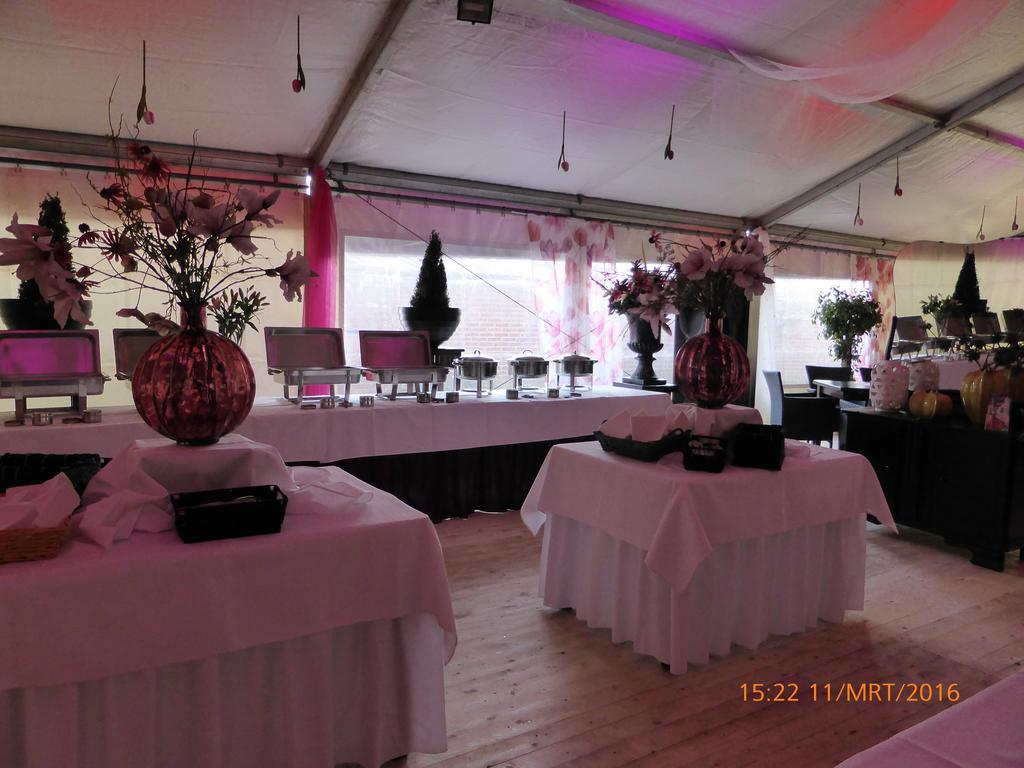Hotel Restaurant Cafe Houben Nunhem Екстер'єр фото